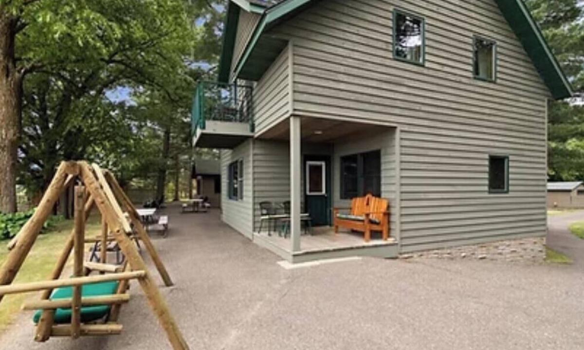 Pine River Cabin | Cabin 1 at Heath's Resort