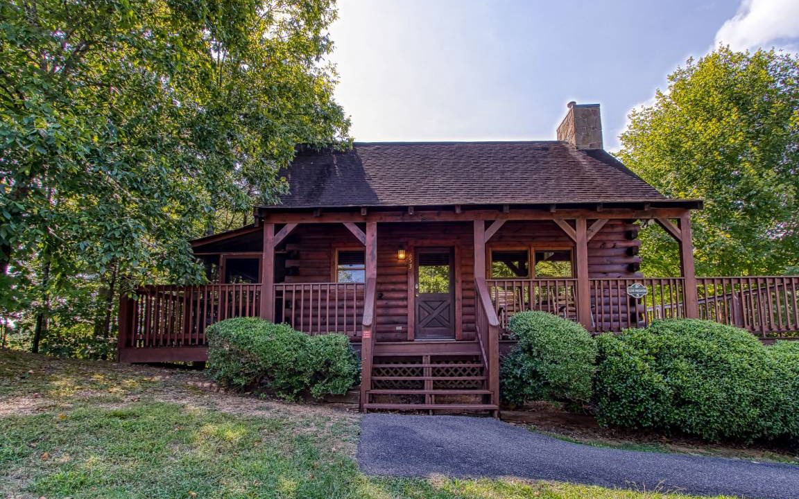 Pigeon Forge Cabin | Cabin ∙ 1 bedroom ∙ 4 guests