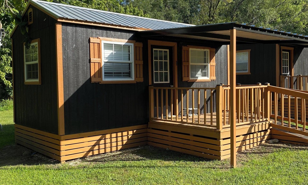 Pointblank Cabin | CABIN #1 Cozy cabin in serene Point Blank with fitness room and Pool