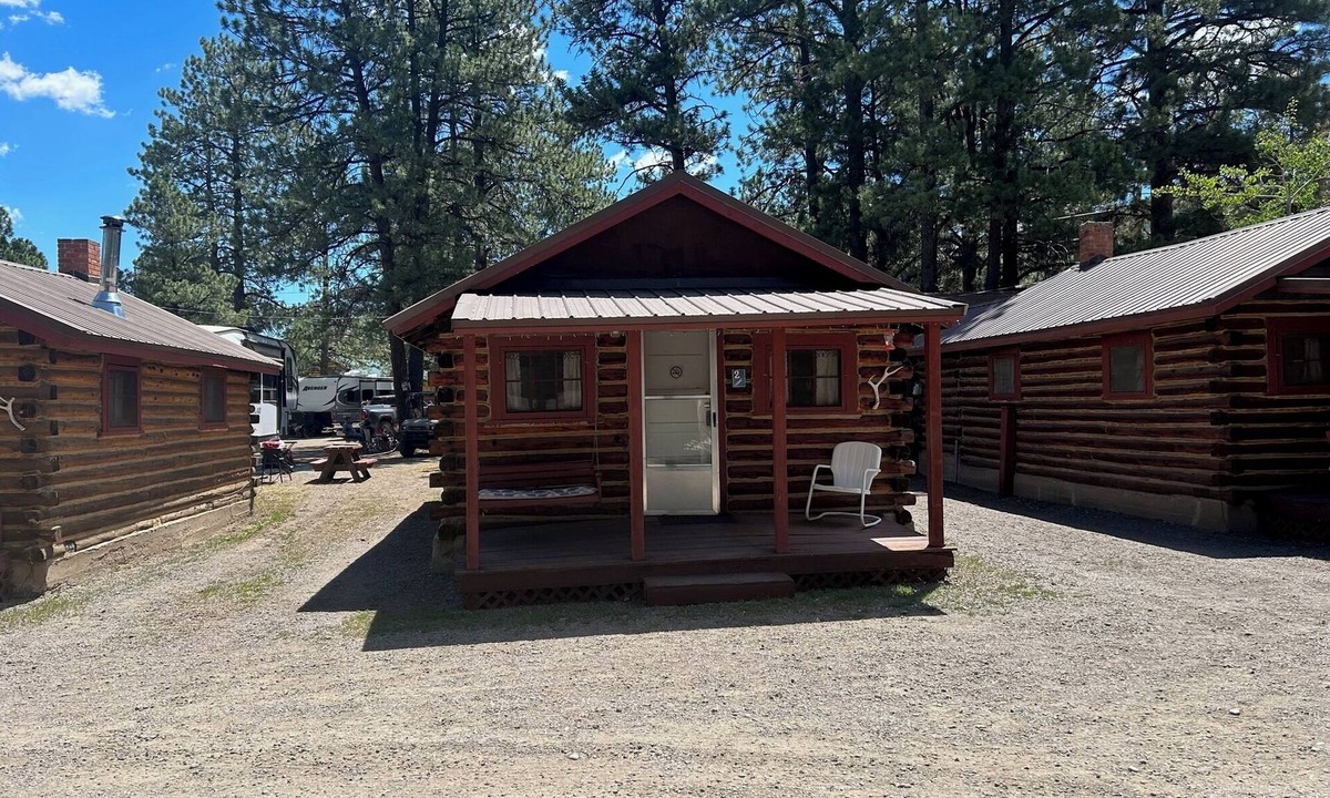Ponderosa Pines Cabin | Cabin 1 - Grandview Cabins