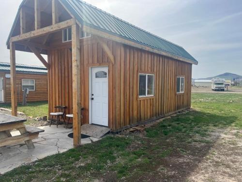 Hot Springs House | Cabin 1 The Glacier