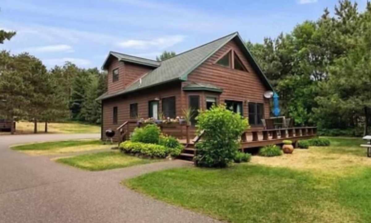 Pine River Cabin | Cabin 11 at Heath's Resort