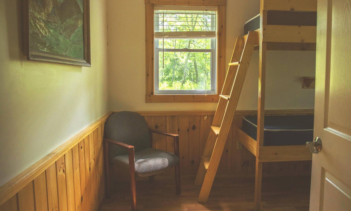 Columbia House | Cabin, 16 Bunks, Kitchen, Bathroom