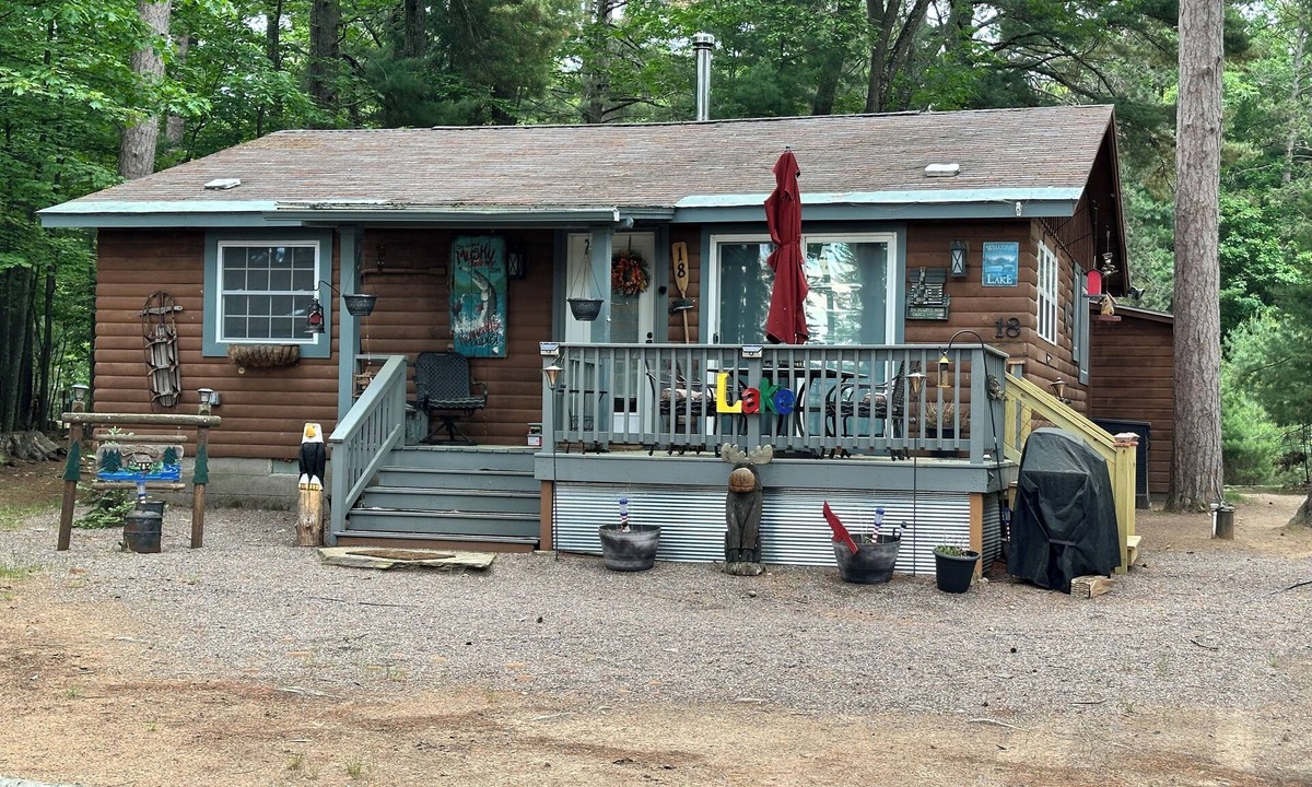 Eagle River Cabin | Cabin 18 by Eagle Waters Resort