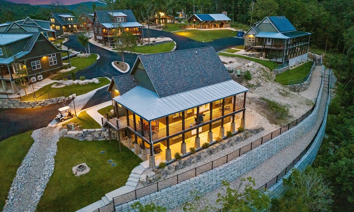 Kimberling City Cabin | Cabin #2 Luxury Cabin with Hot Tub - Dual masters with ensuites