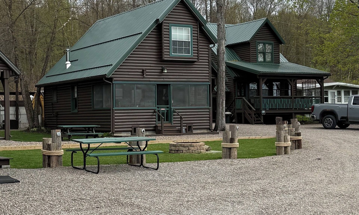 North Bay Cabin | Cabin 2 Waterfront - Three Pines Lodging & Marina