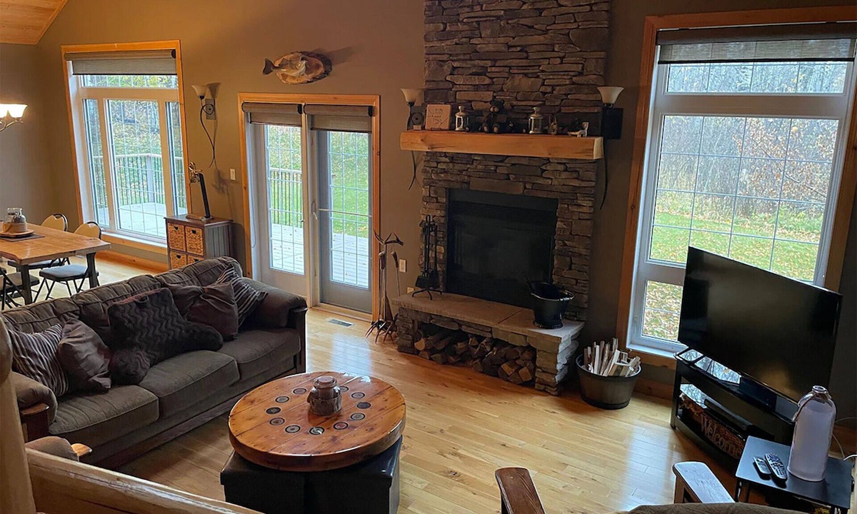Wasagaming Cabin | Cabin 200 - Riding Mountain Luxury Cabins