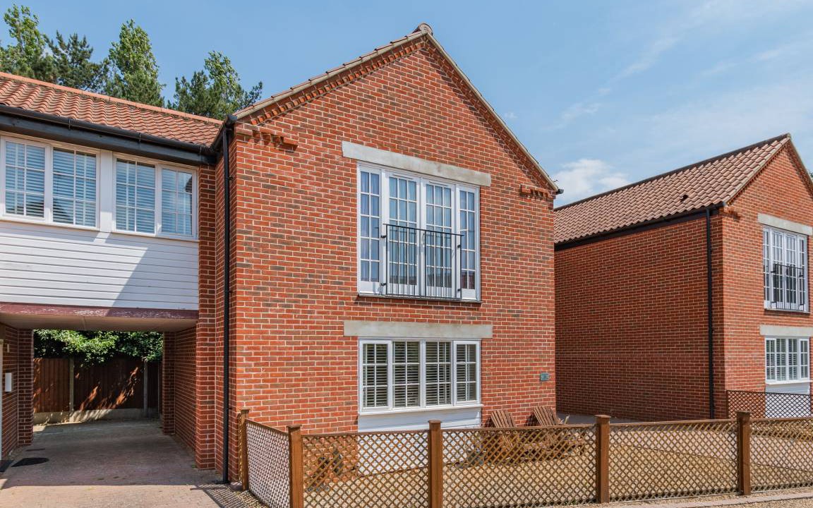 Stalham Cottage | Cabin ∙ 3 bedrooms ∙ 6 guests