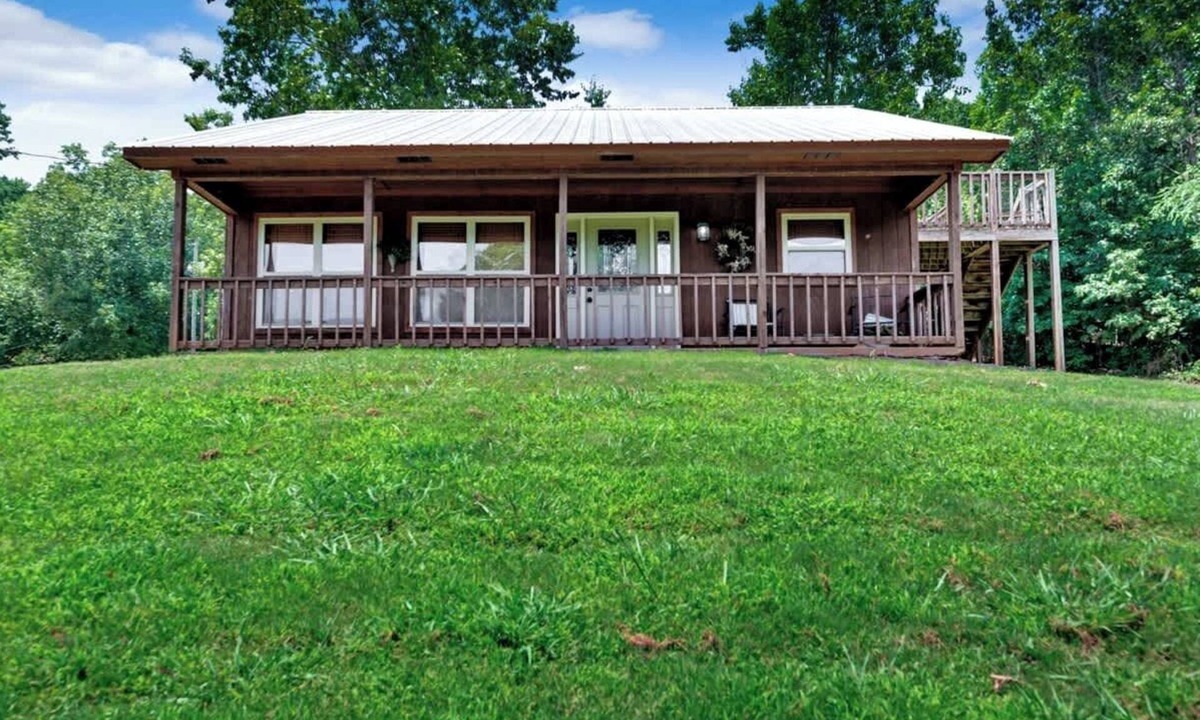 Langston Cabin | *Cabin #3 @ Fisherman's Landing (4 bed/2 bath)*
