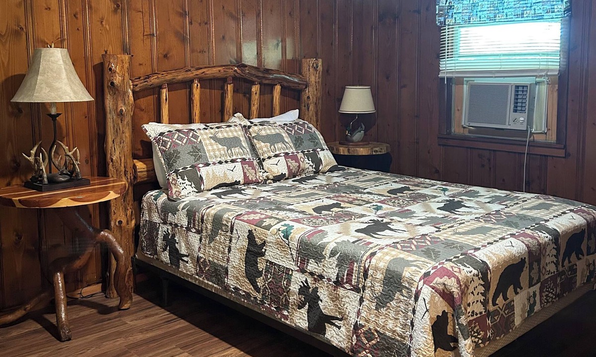 Steelville Cabin | Cabin 3 on Meramec River