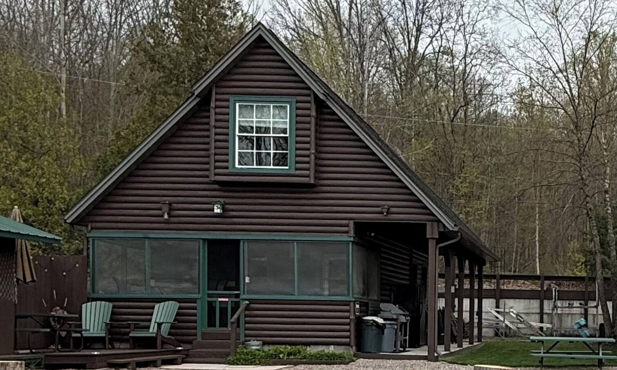 North Bay Cabin | Cabin 3 Waterfront - Three Pines Lodging & Marina