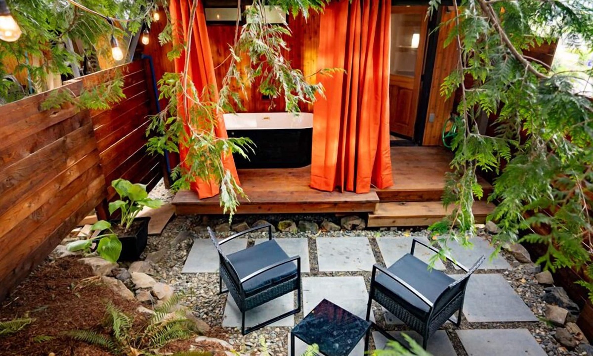 Stevenson Cabin | CABIN 3 WITH SOAKING TUB