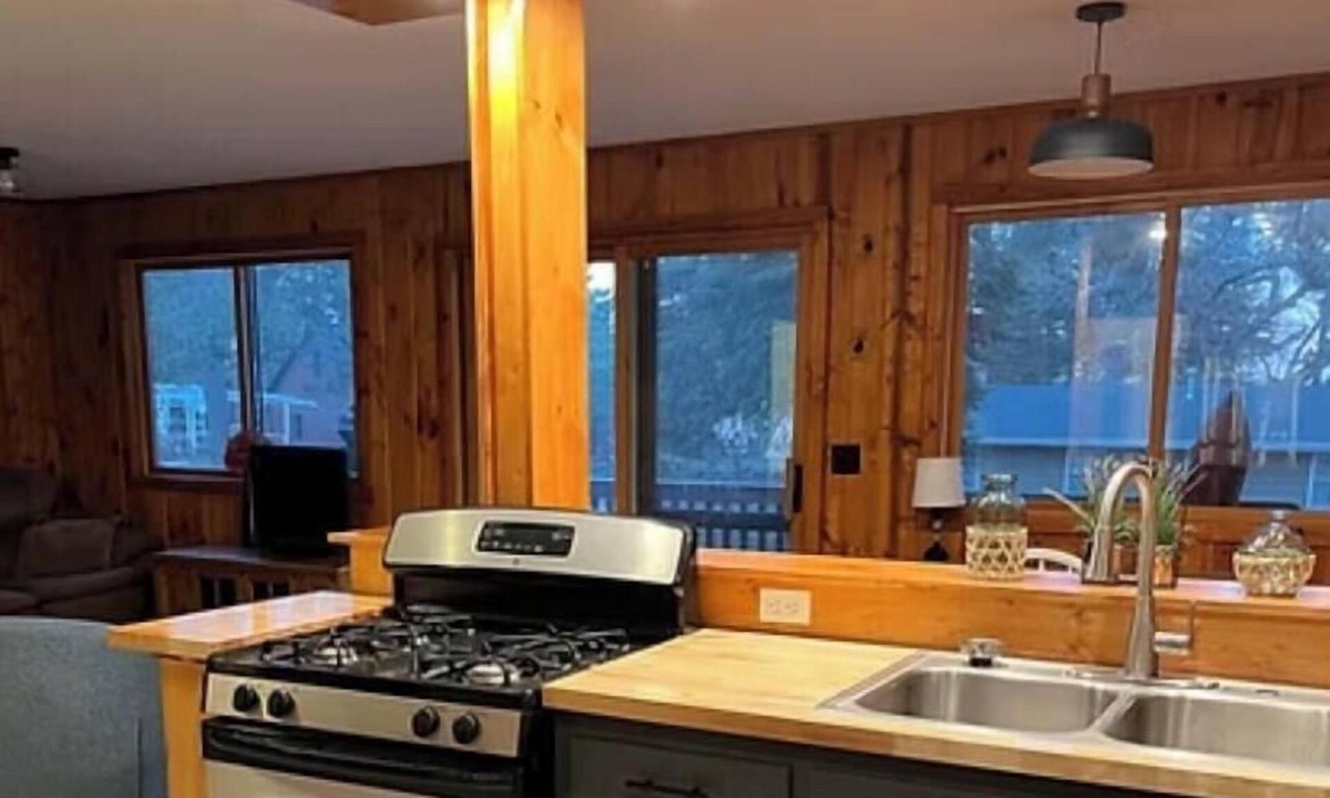 Pine River Cabin | Cabin 6 at Heath's Resort