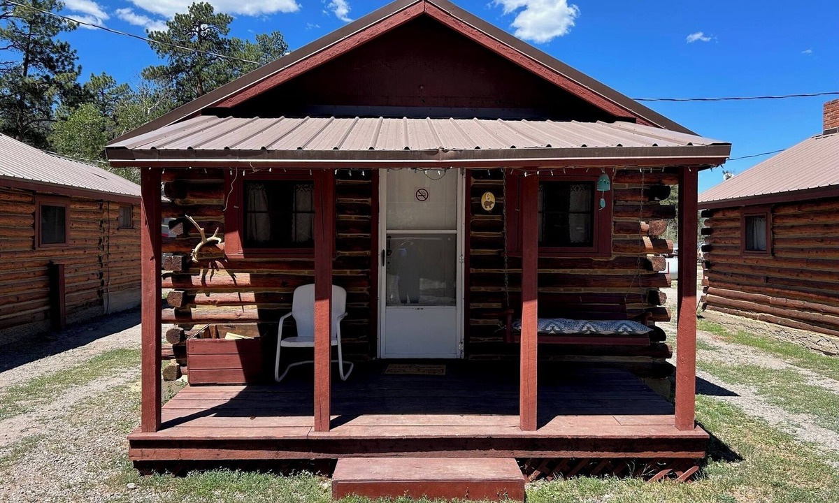 Ponderosa Pines Cabin | Cabin 6 - Grandview Cabins