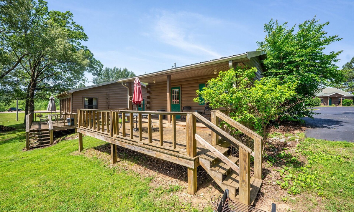 Buchanan House | Cabin 7 at Fishtale Lodge