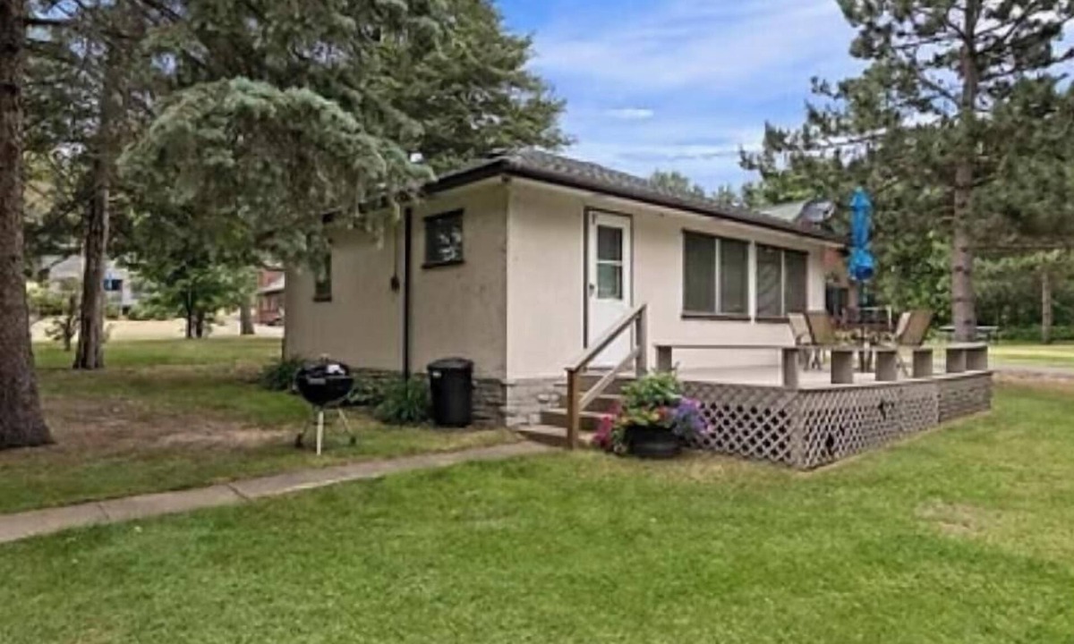 Pine River Cabin | Cabin 7 at Heath's Resort