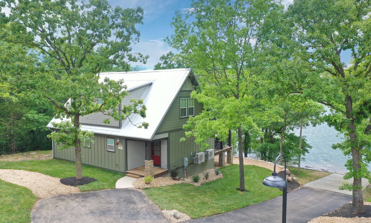 Kimberling City Cabin | Cabin #7 Table Rock Lake WATER FRONT Oasis Retreat, Sleeps 10!