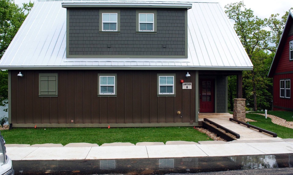 Kimberling City Cabin | Cabin #8 Lakeside Luxury Retreat, Sleeps 10, fire pit, lake views
