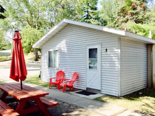 Nevis Resort | Cabin 8 | Northwoods