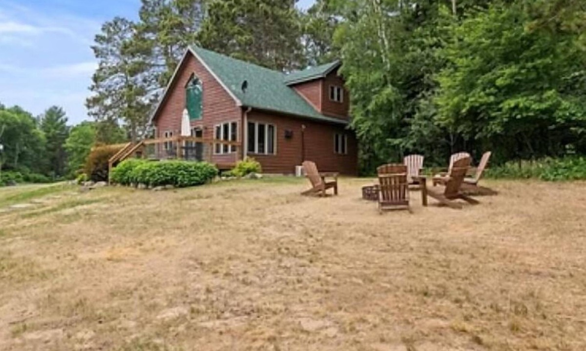 Pine River Cabin | Cabin 9 in Heath's Resort