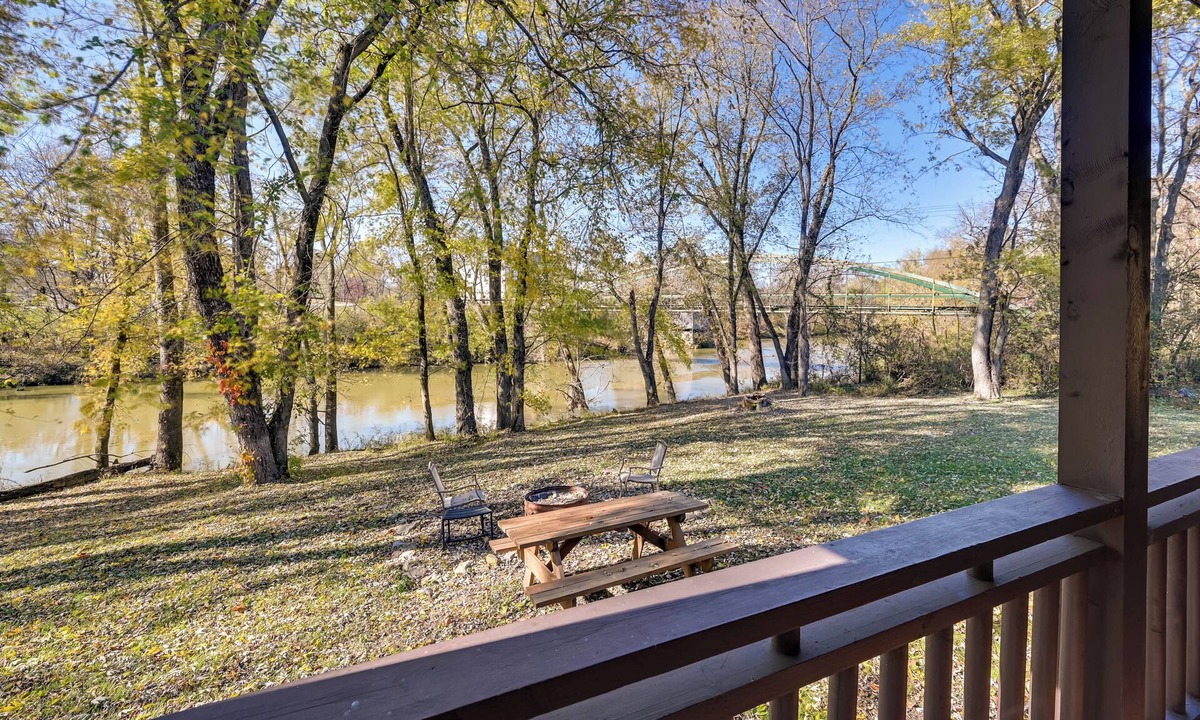 Falls of Rough Cabin | Cabin Along Rough River! Views, Fire Pit & Grill