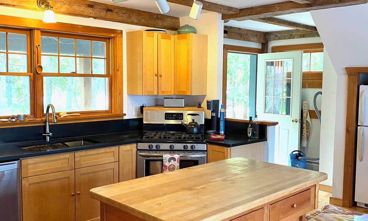 Gouldsboro Cabin | Cabin Among the Pines