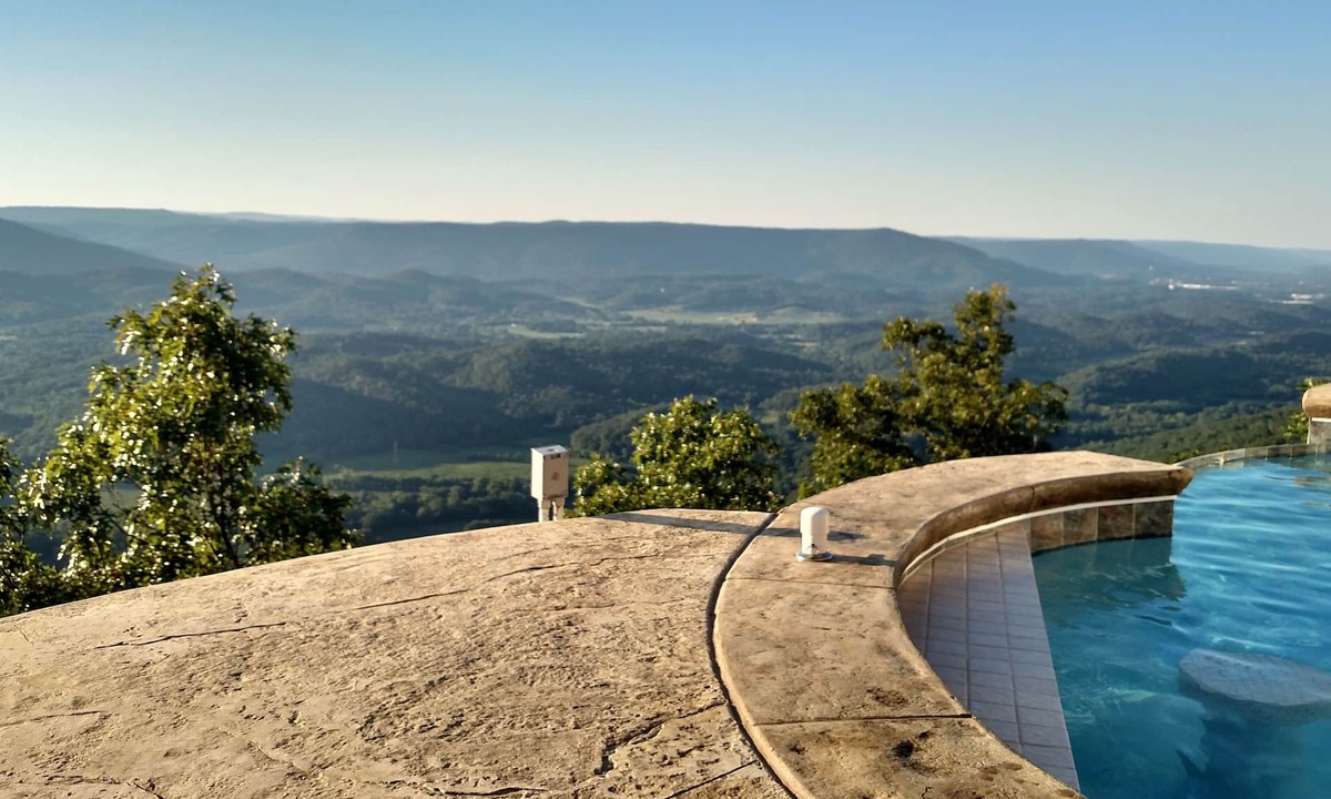 Lookout Mountain House | Cabin at the Ledge