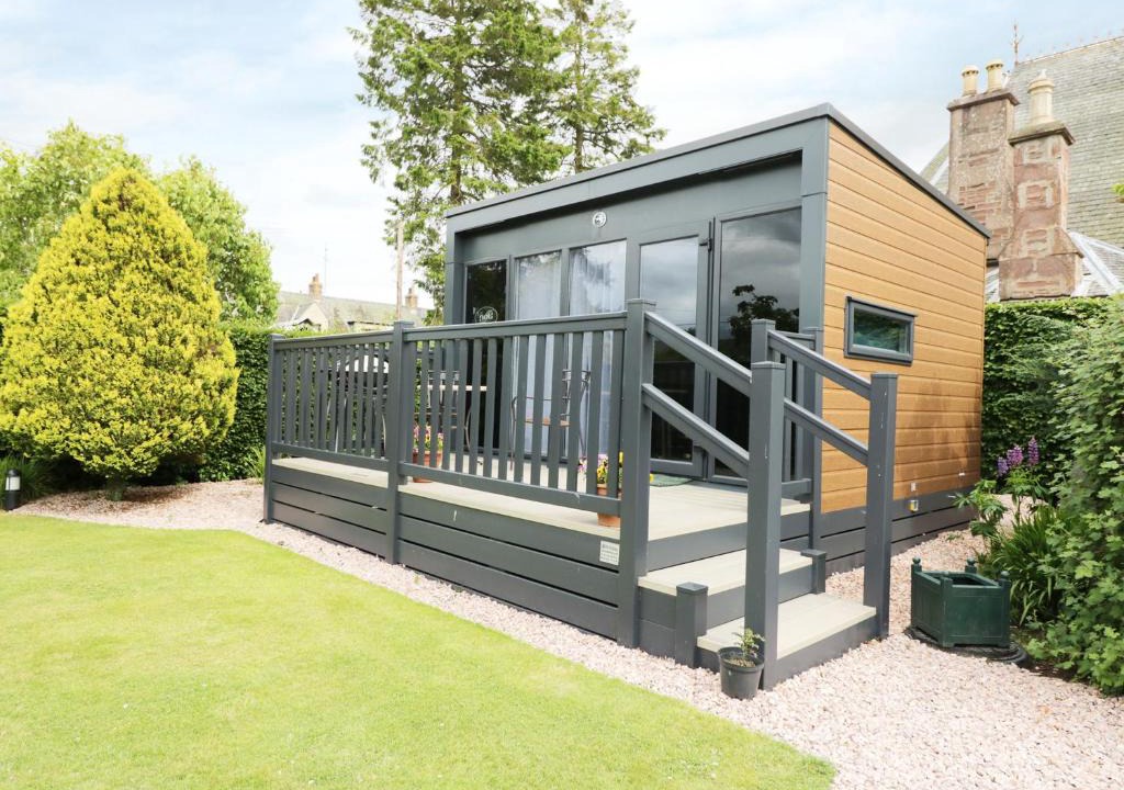 Glenisla House | Cabin at the Tavern