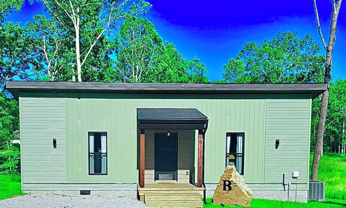 Crossville Cabin | Cabin B - Basses Creek Cabins - Nature, Golf, swim, hike!