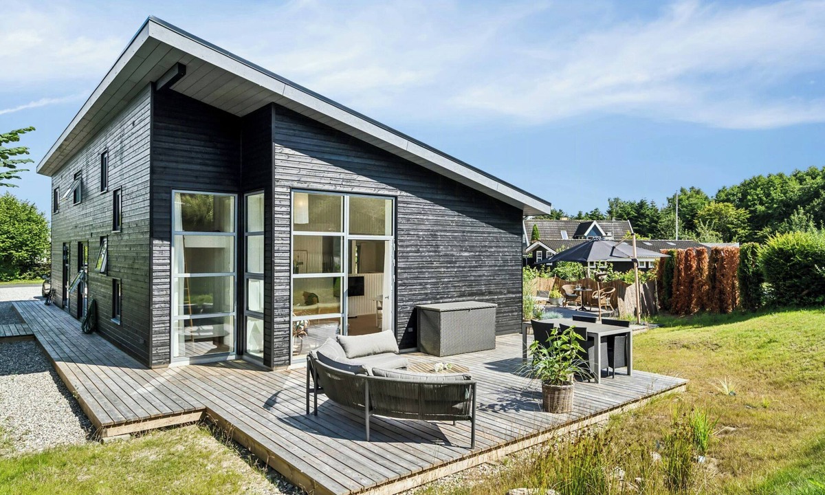 Hornslet House | Cabin by forest and beach in Havhusene