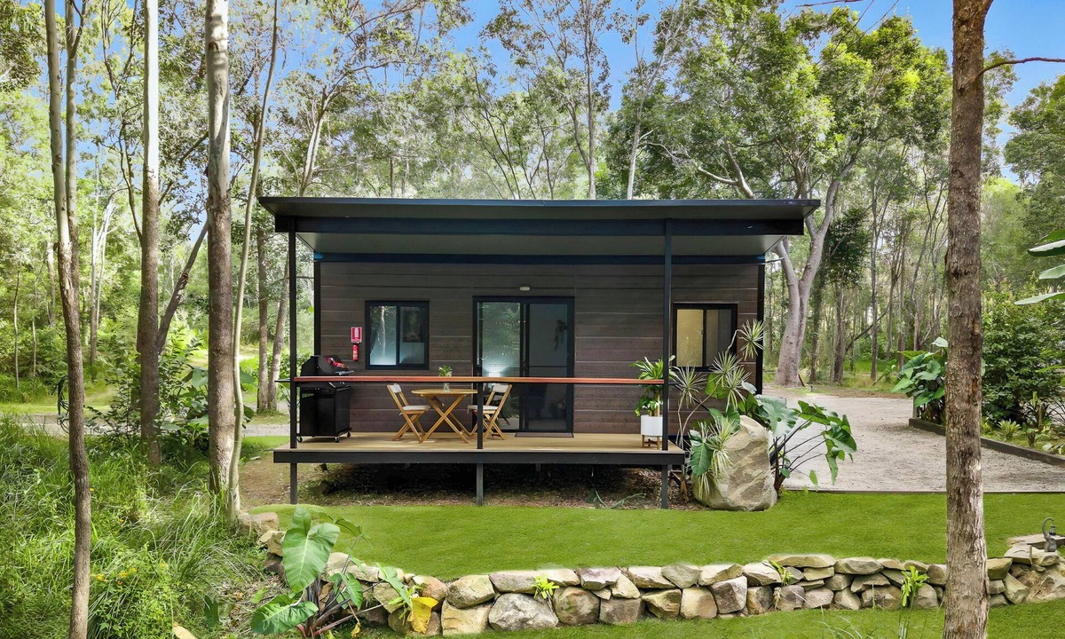 North Aramara Cabin | Cabin By The Creek/Hidden Oasis