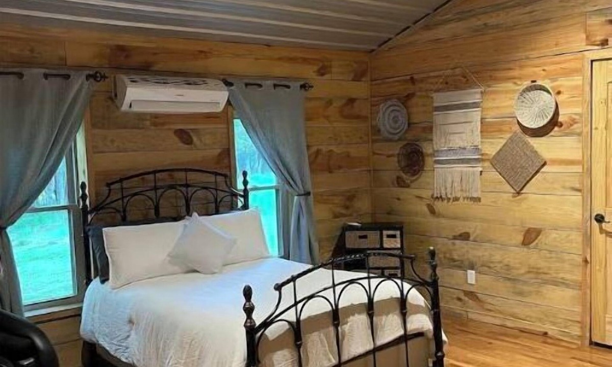 Woodville Cabin | Cabin Creek