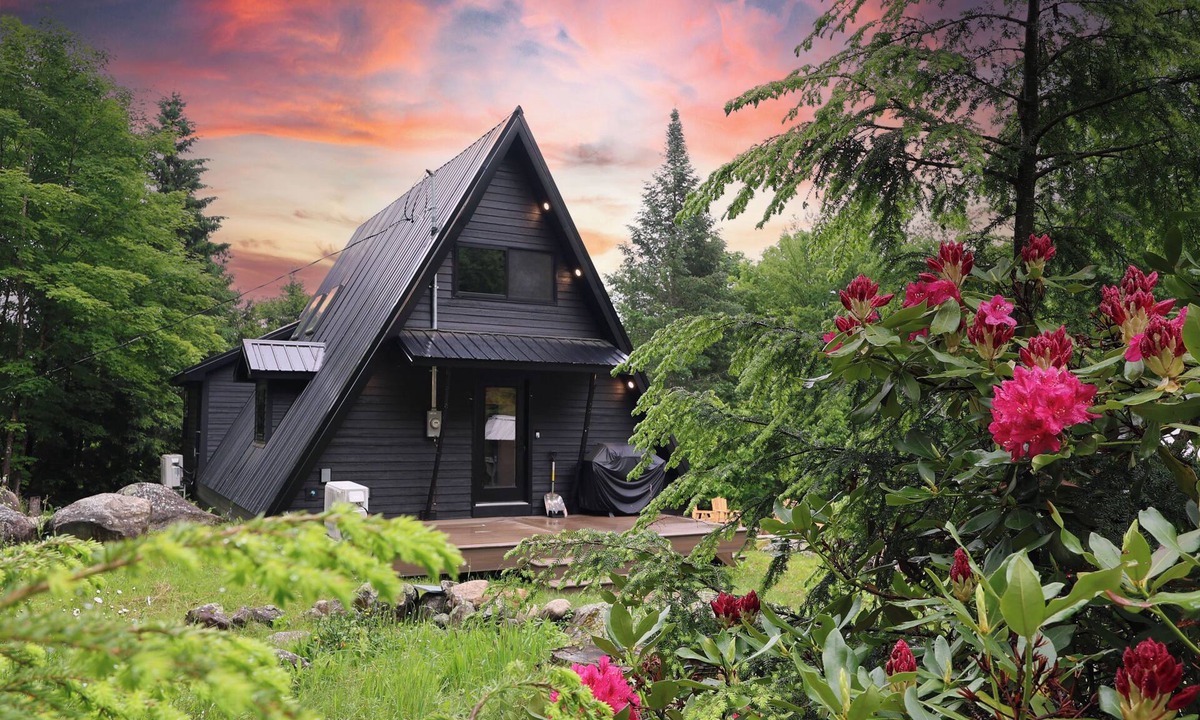 Athol Cabin | Cabin Escape Close to Lake George & Gore Mtn