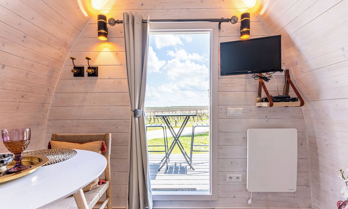 Saint-Ciers-Champagne Cabin | Cabin for 2 with spa