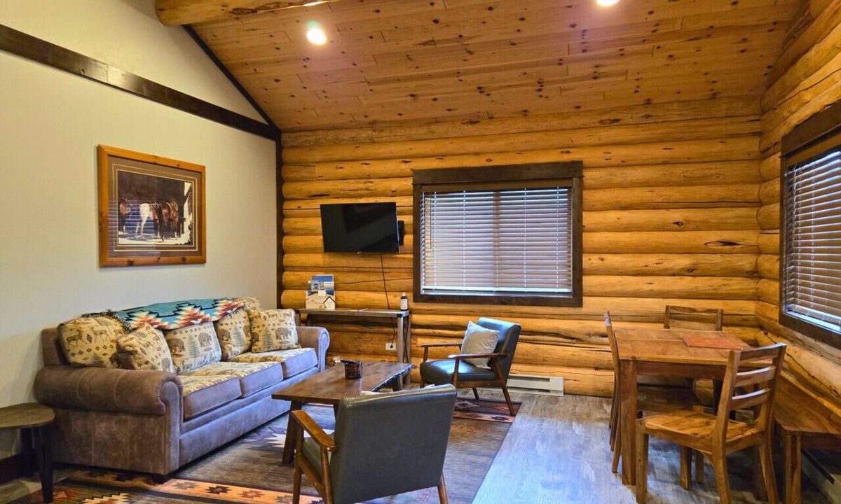 Pray Cabin | Cabin Getaway in Pray, MT