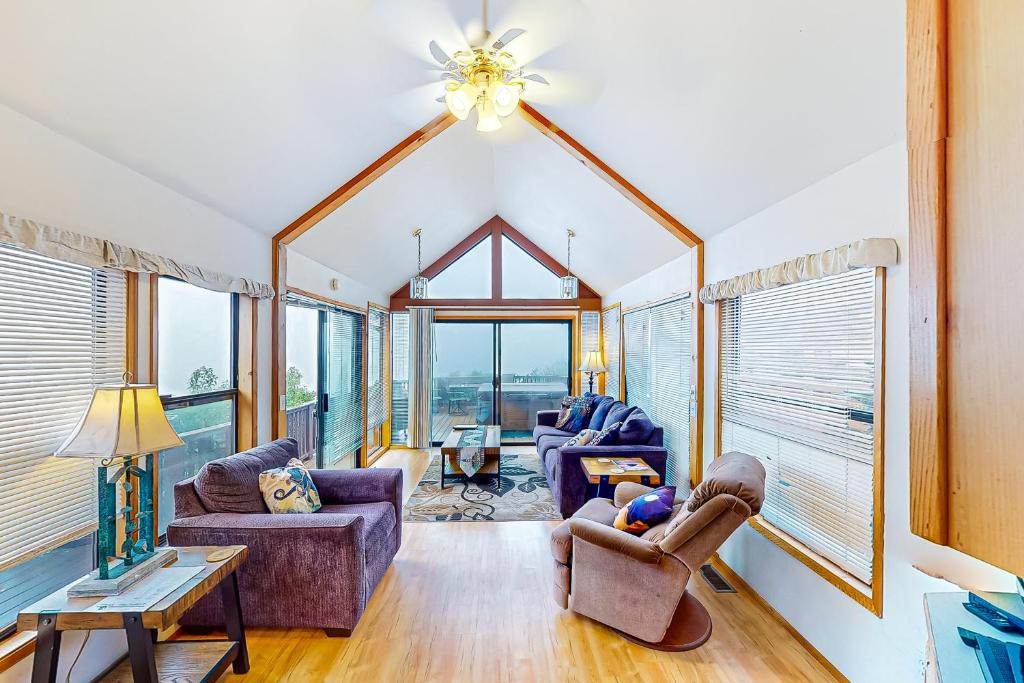 Brookings House | Cabin in the Clouds