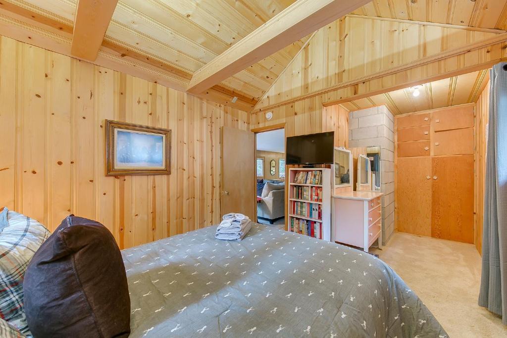 Joseph House | Cabin in the Pines