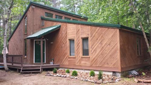 Chocorua Ski and Beach House | Cabin in the pines