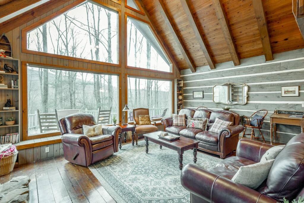 LaFayette Apartment | Cabin in the Woods