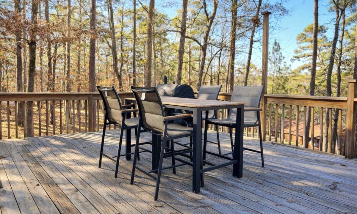 Royal Cabin | Cabin J at Safe Harbor Brady Mountain on Lake Ouachita!