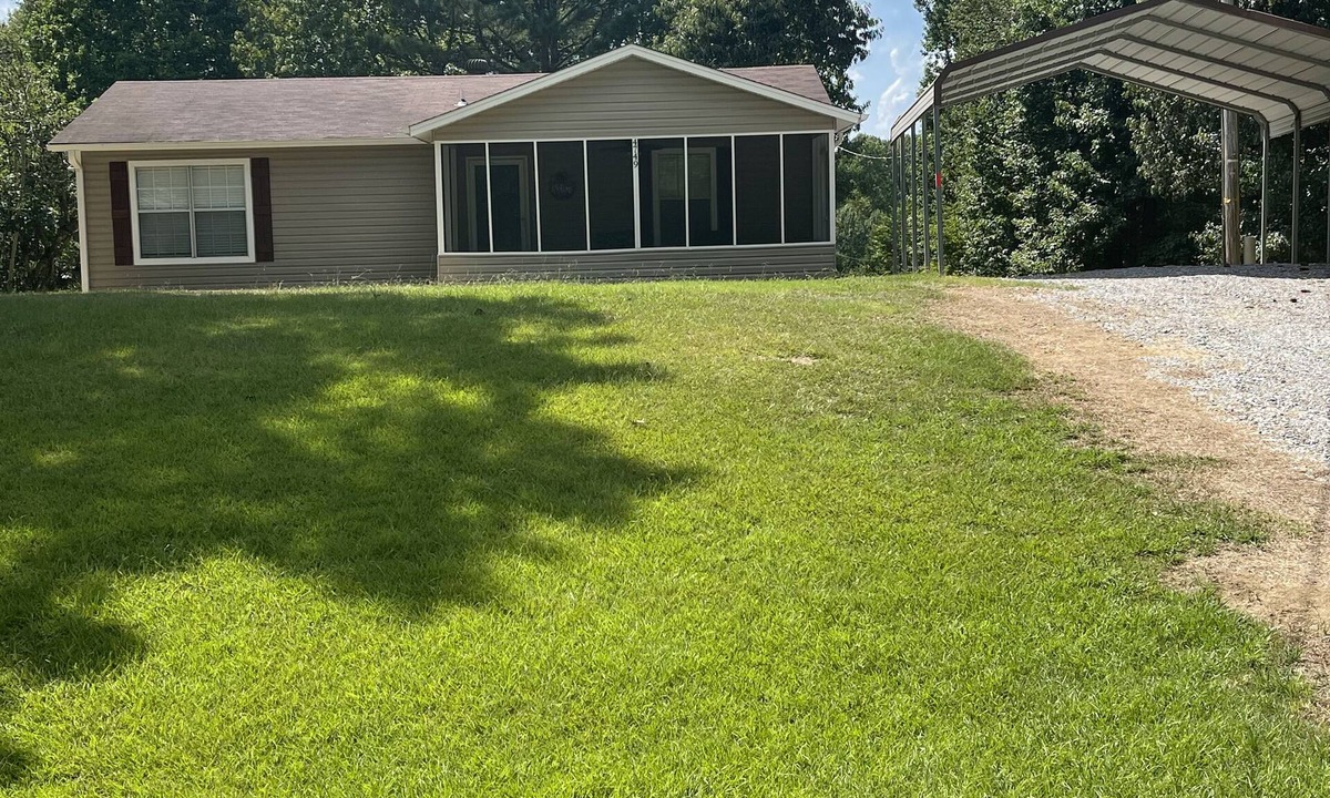 Oxford House | Cabin near boat ramp at Sardis Lake