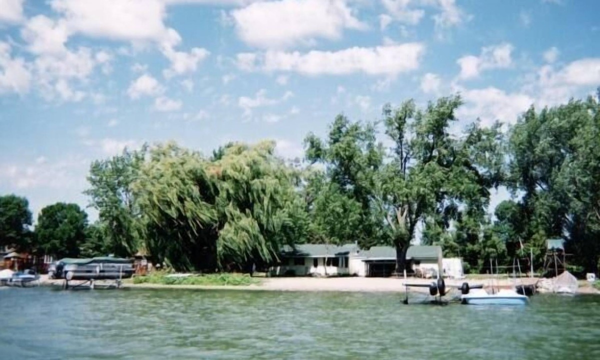 Starbuck Cabin | Cabin on 150 Ft. of Beautiful Lake Minnewaska! One of the sandiest Lakes in MN!