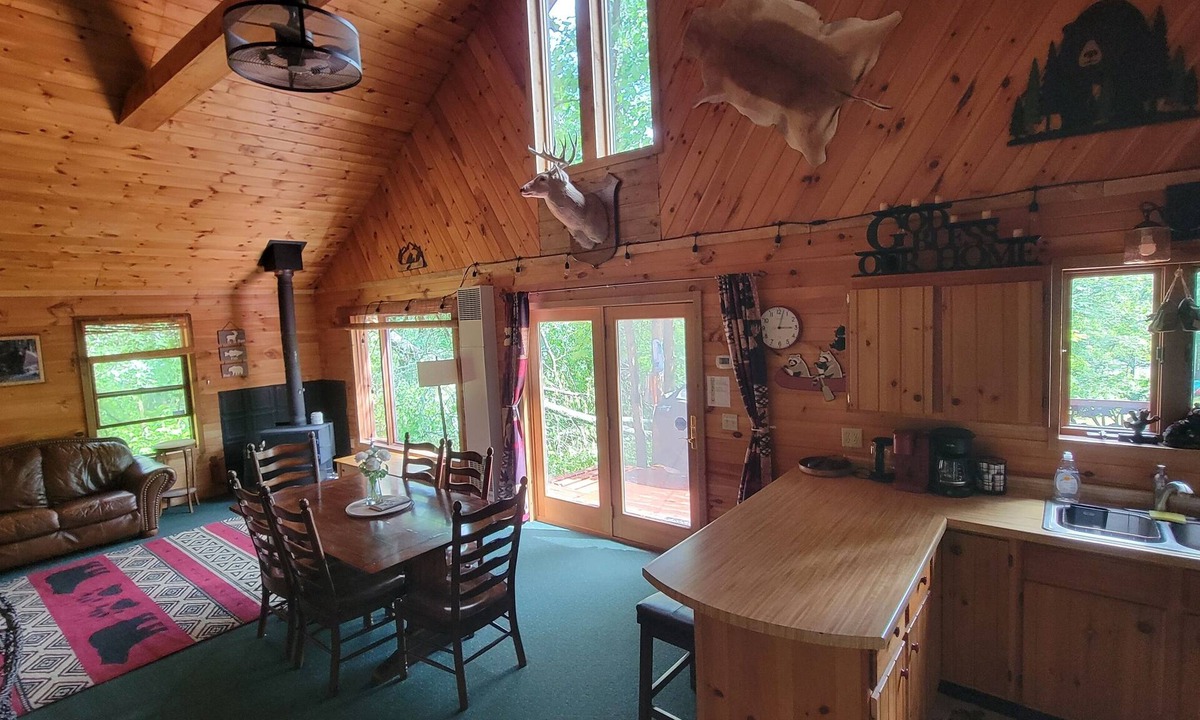 Markville Cabin | Cabin on a private lake near ATV trails