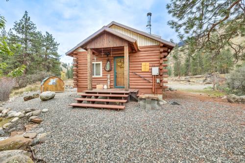 Riggins Hot Springs House | Cabin on Little Salmon River ~ 10 Mi to Riggins!