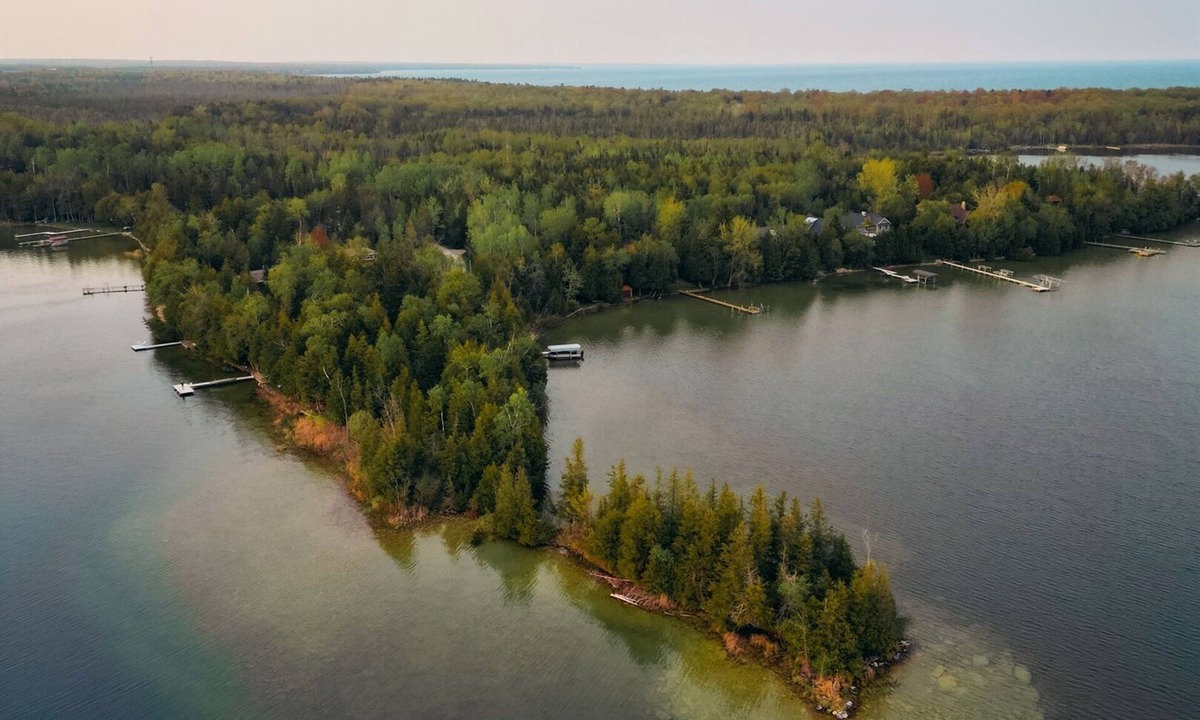 Sturgeon Bay Cabin | Cabin on Peninsula | Waterfront + Sunset View