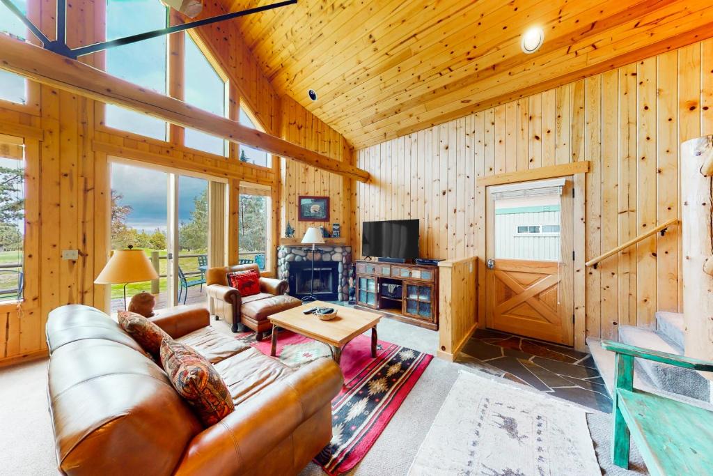 Redmond Ski Chalet | Cabin on the Green