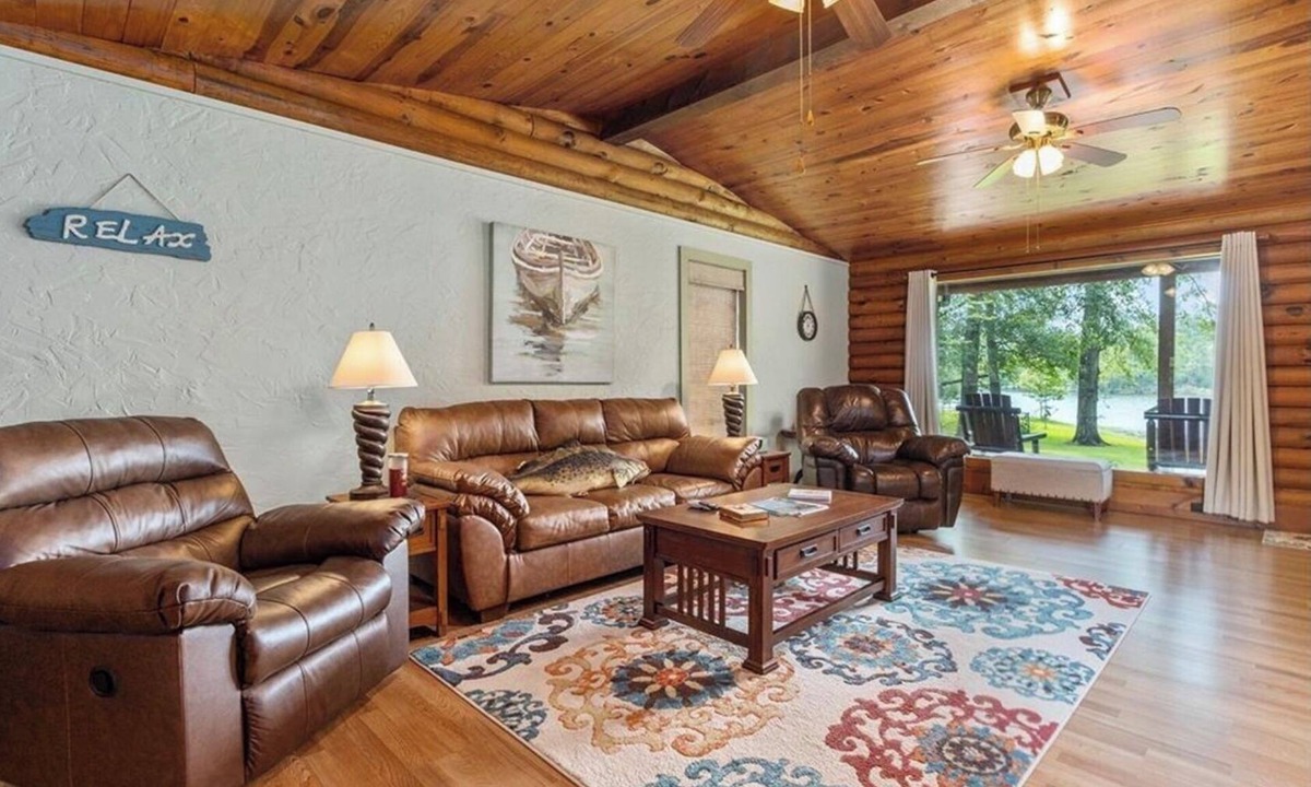 Hemphill House | Cabin On The Lake