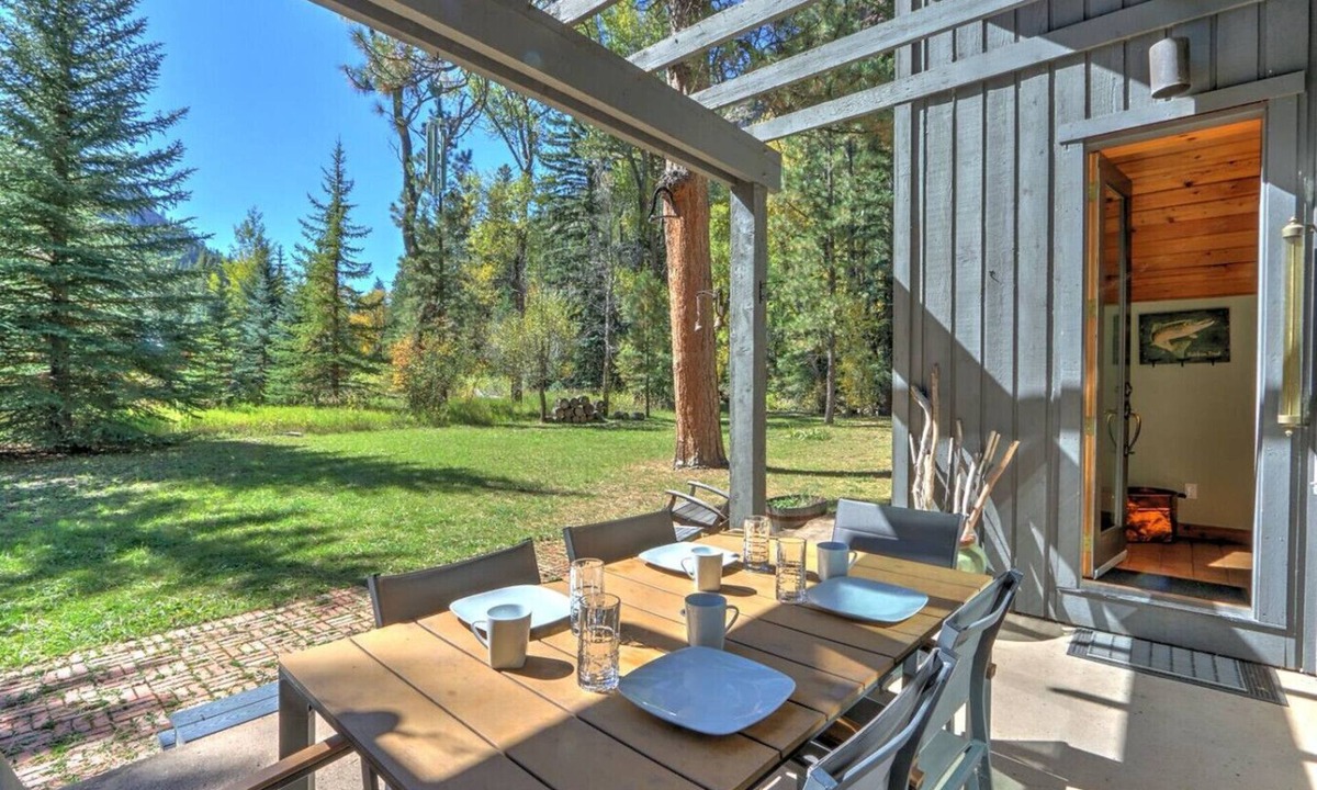 Redstone Cabin | Cabin Situated on Crystal River, Fishermen`s Dream