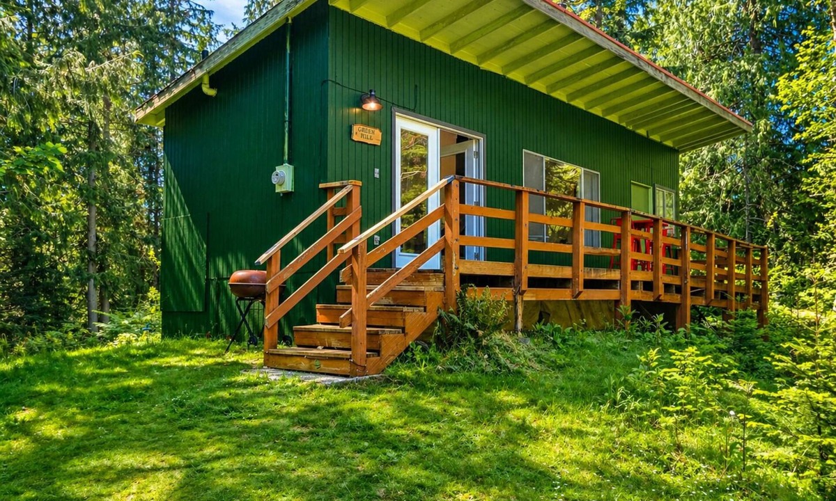 Ashford Cabin | Cabin Steps from Mt. Rainier Park