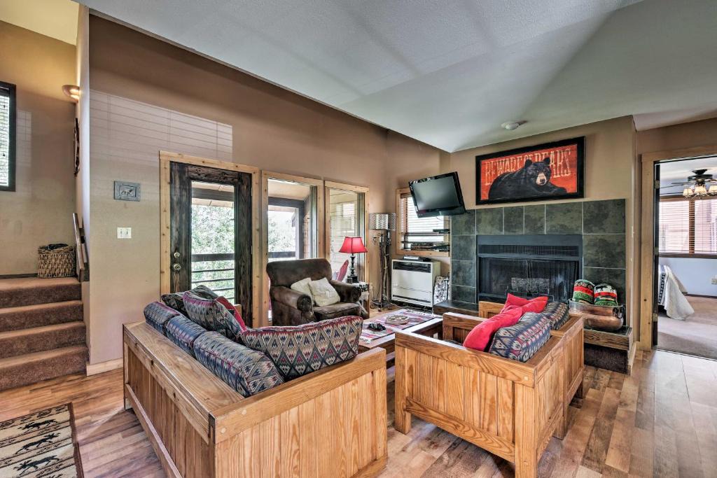 Angel Fire House | Cabin-Style Condo w/Deck Near Angel Fire Resort